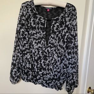Vince Camuto Black & White Long Sleeve Blouse